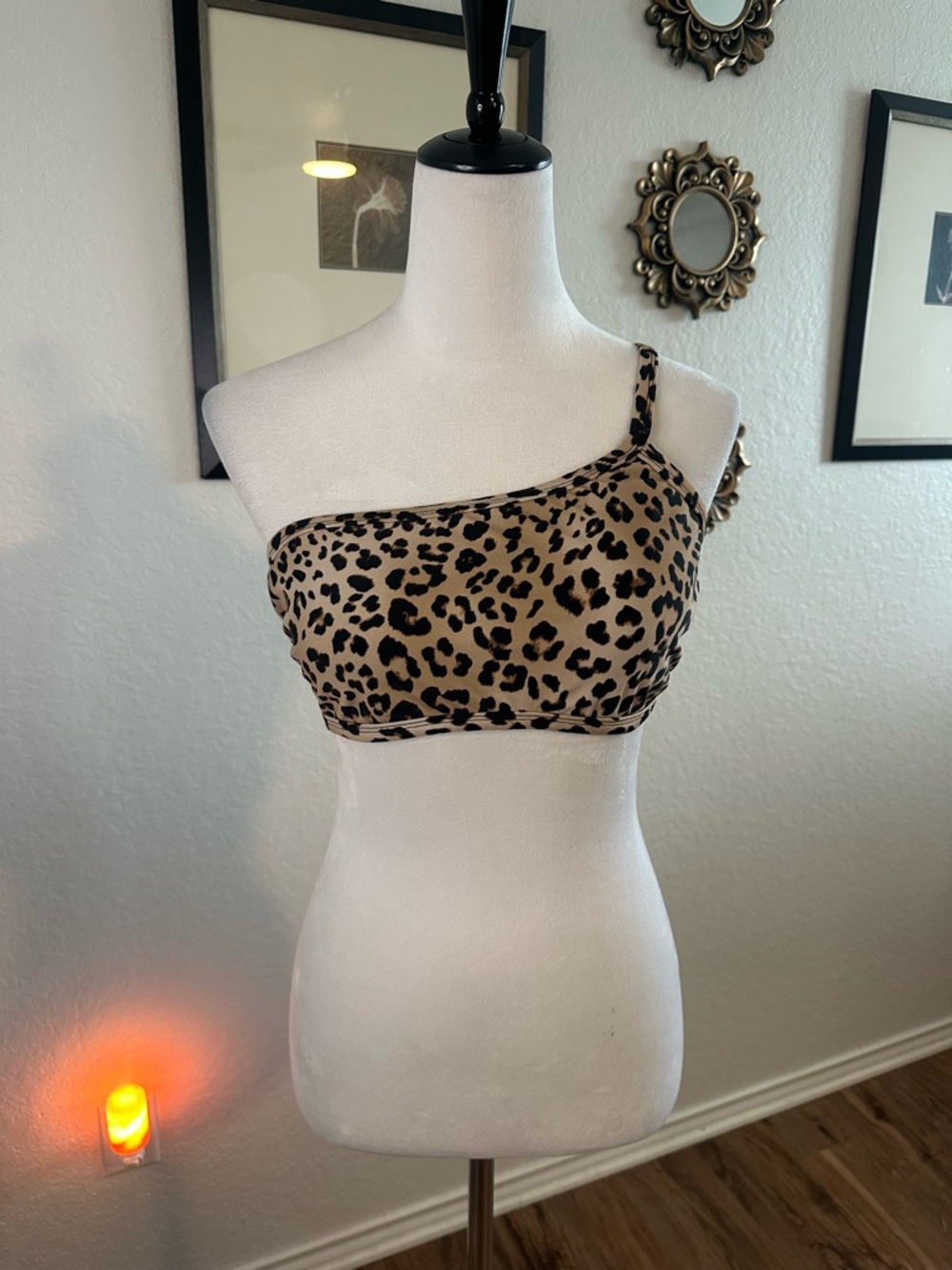 O’rageous Leopard Print Bikini Swimsuit Top ✨🖤✨
